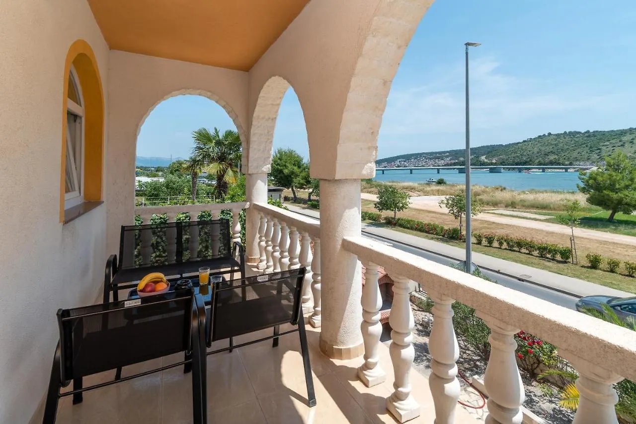 Apartment A1 - Seafront Apt With Balcony 1 Min To Beach Trogir