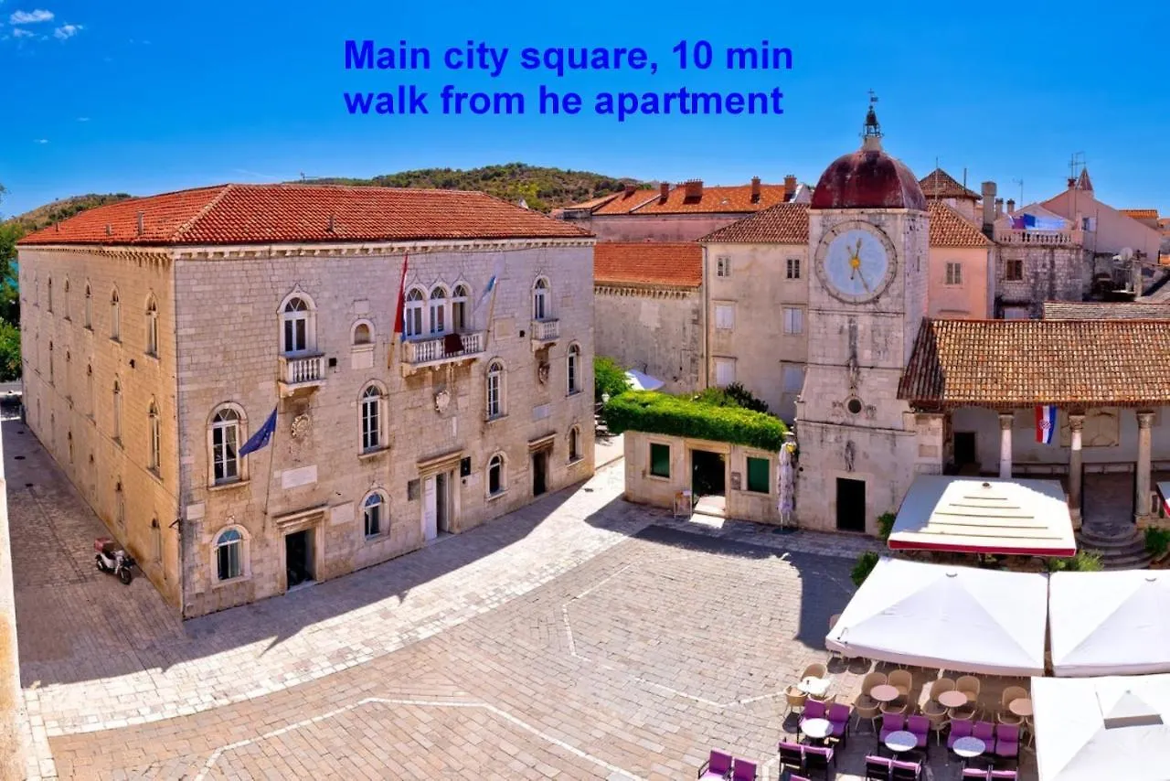 A1 - Seafront Apt With Balcony 1 Min To Beach Trogir 0*,