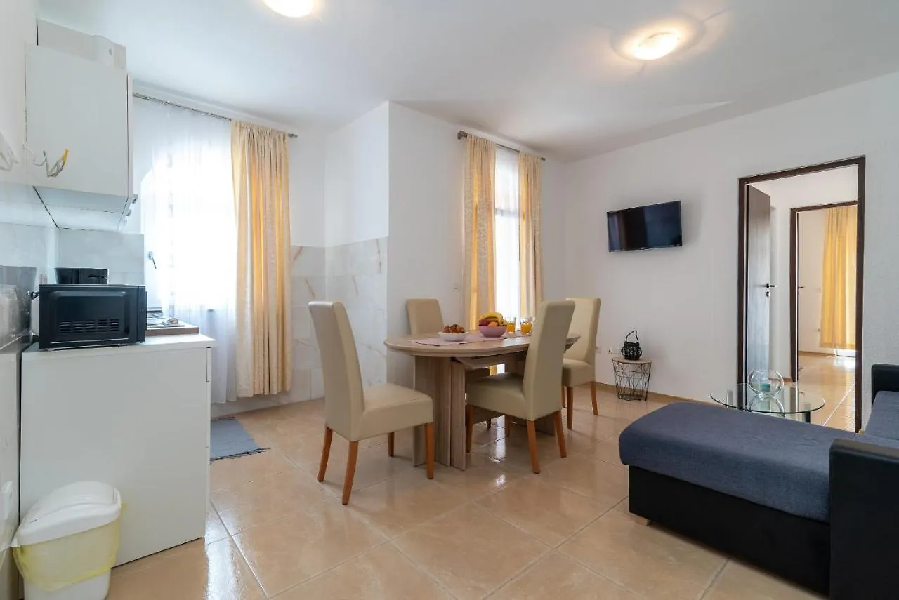 Apartment A1 - Seafront Apt With Balcony 1 Min To Beach Trogir